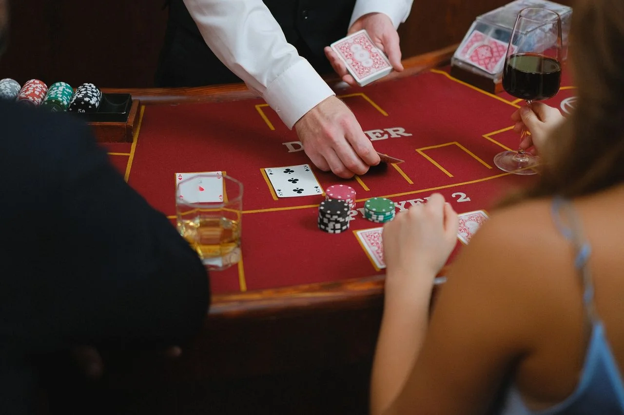 Giao diện tối, tốc độ nhanh – game đa thể loại trên di động